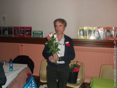 Merci à Raymond d'avoir distribué des roses à nos amies danseuses!